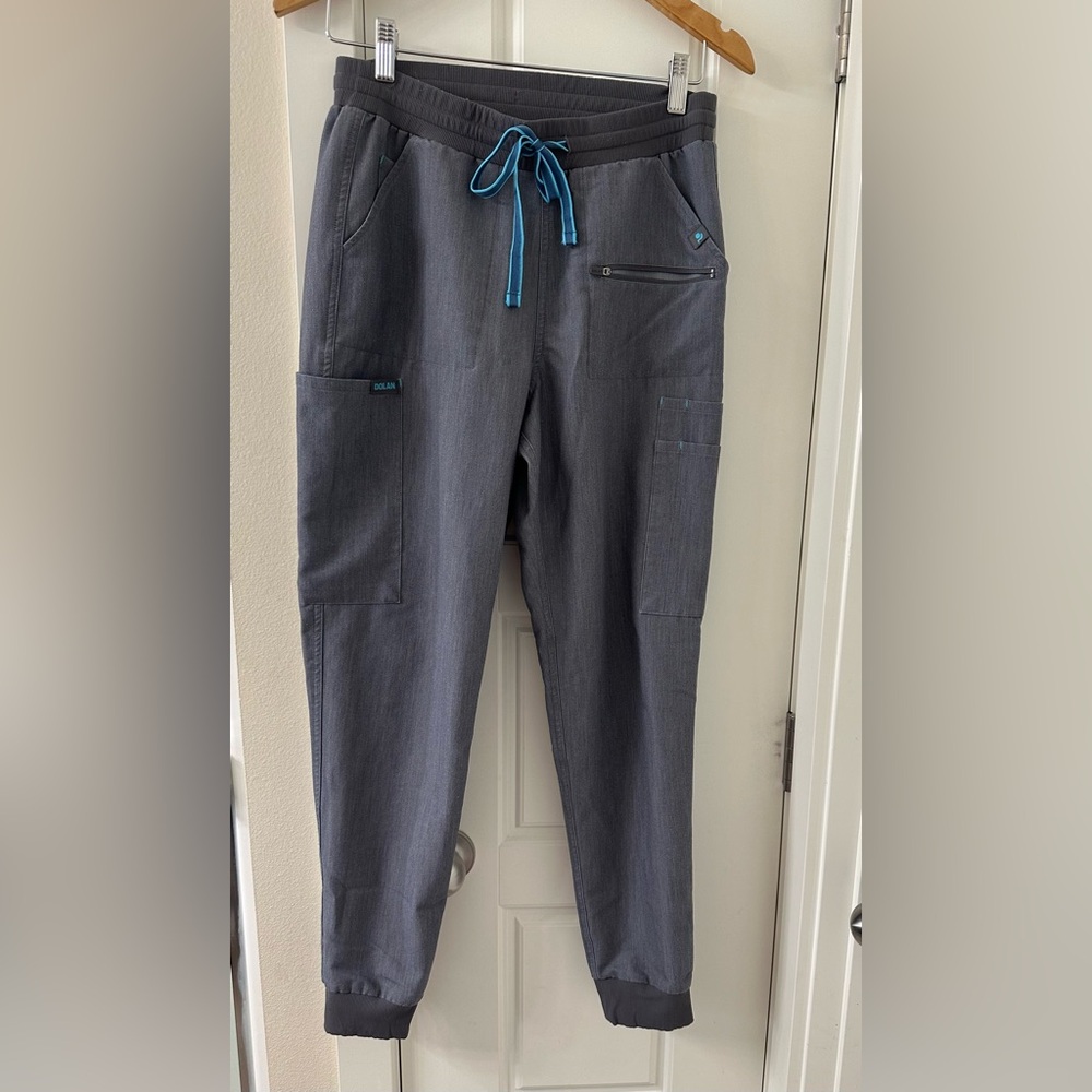 DOLAN Gray Scrub Set – Top & Jogger Pants – Size Small - Picture 4 of 7